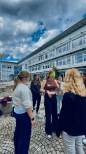 Teambuildingmassnahme Vertrauensuebung